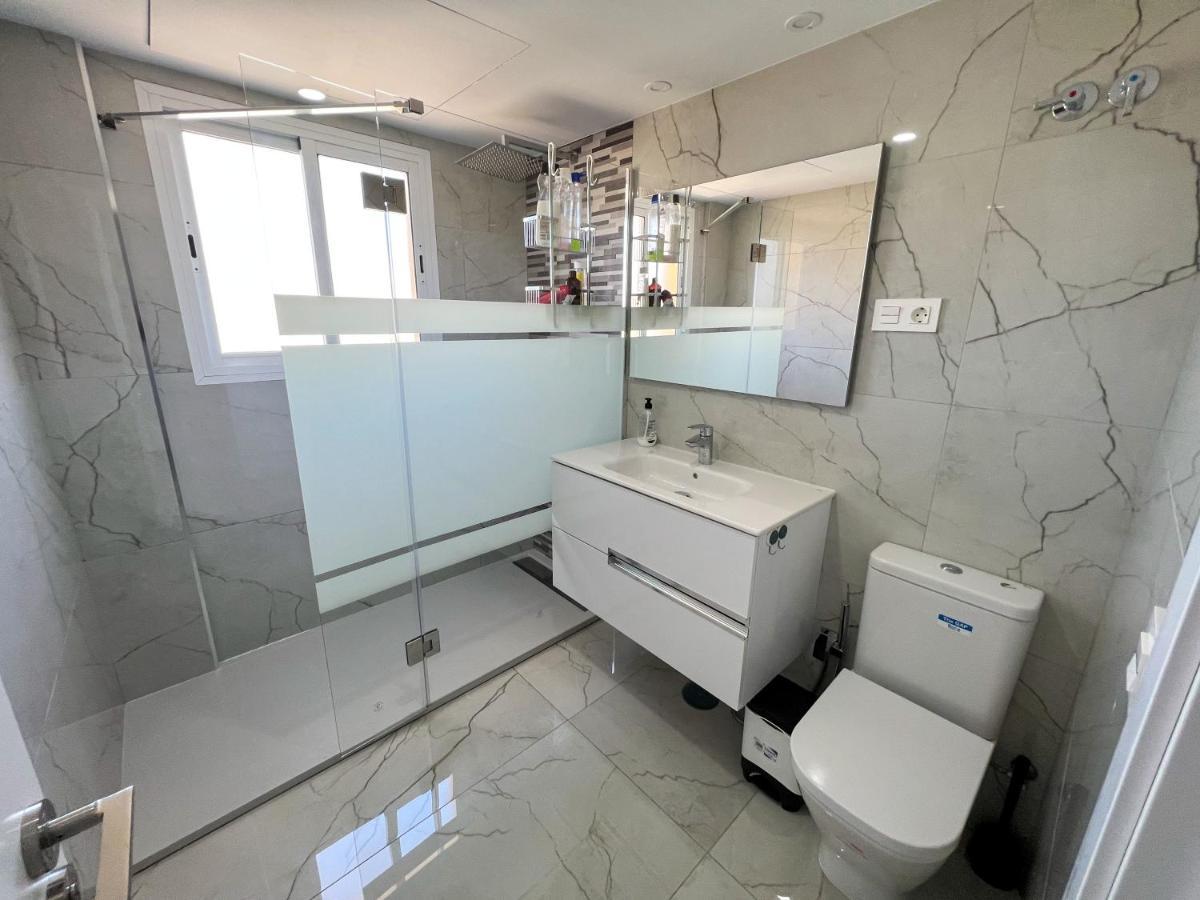 Luxury Three Bedroom Apartment At Эстепона Экстерьер фото